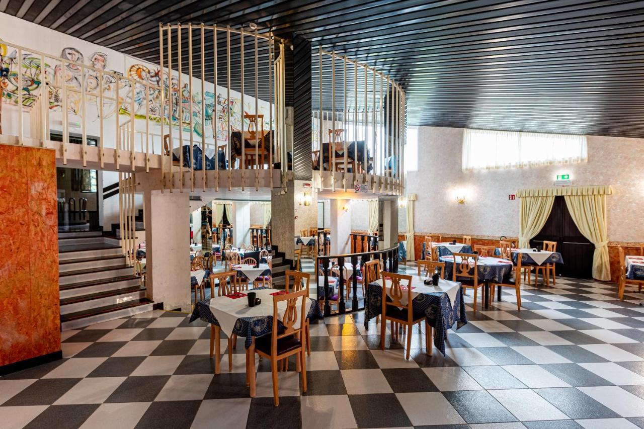 Hotel Villa Strassoldo "Ex Attianese Hotel Restaurant" Cervignano del Friuli Bagian luar foto