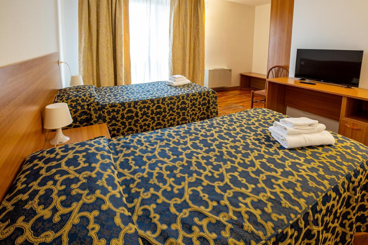 Hotel Villa Strassoldo "Ex Attianese Hotel Restaurant" Cervignano del Friuli Bagian luar foto