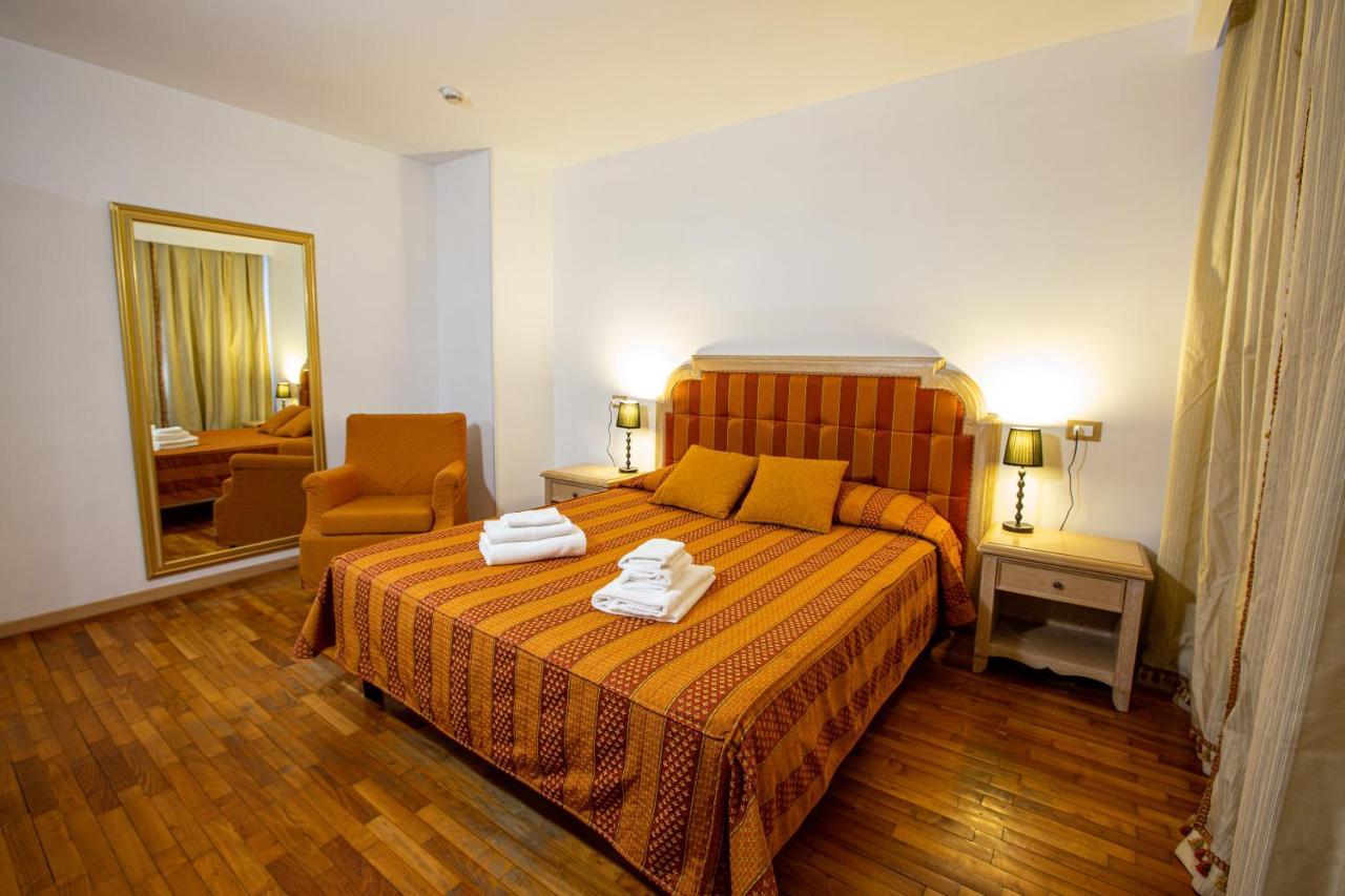 Hotel Villa Strassoldo "Ex Attianese Hotel Restaurant" Cervignano del Friuli Bagian luar foto