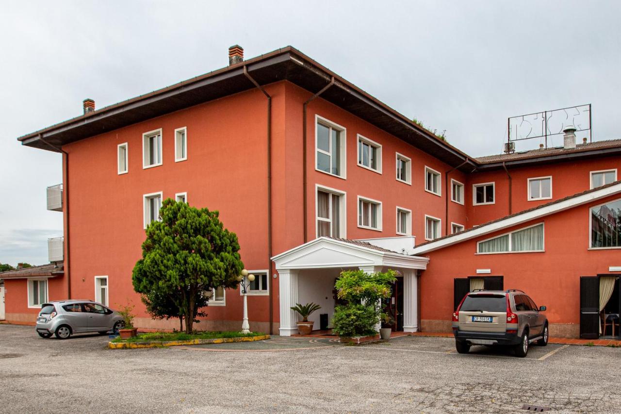 Hotel Villa Strassoldo "Ex Attianese Hotel Restaurant" Cervignano del Friuli Bagian luar foto