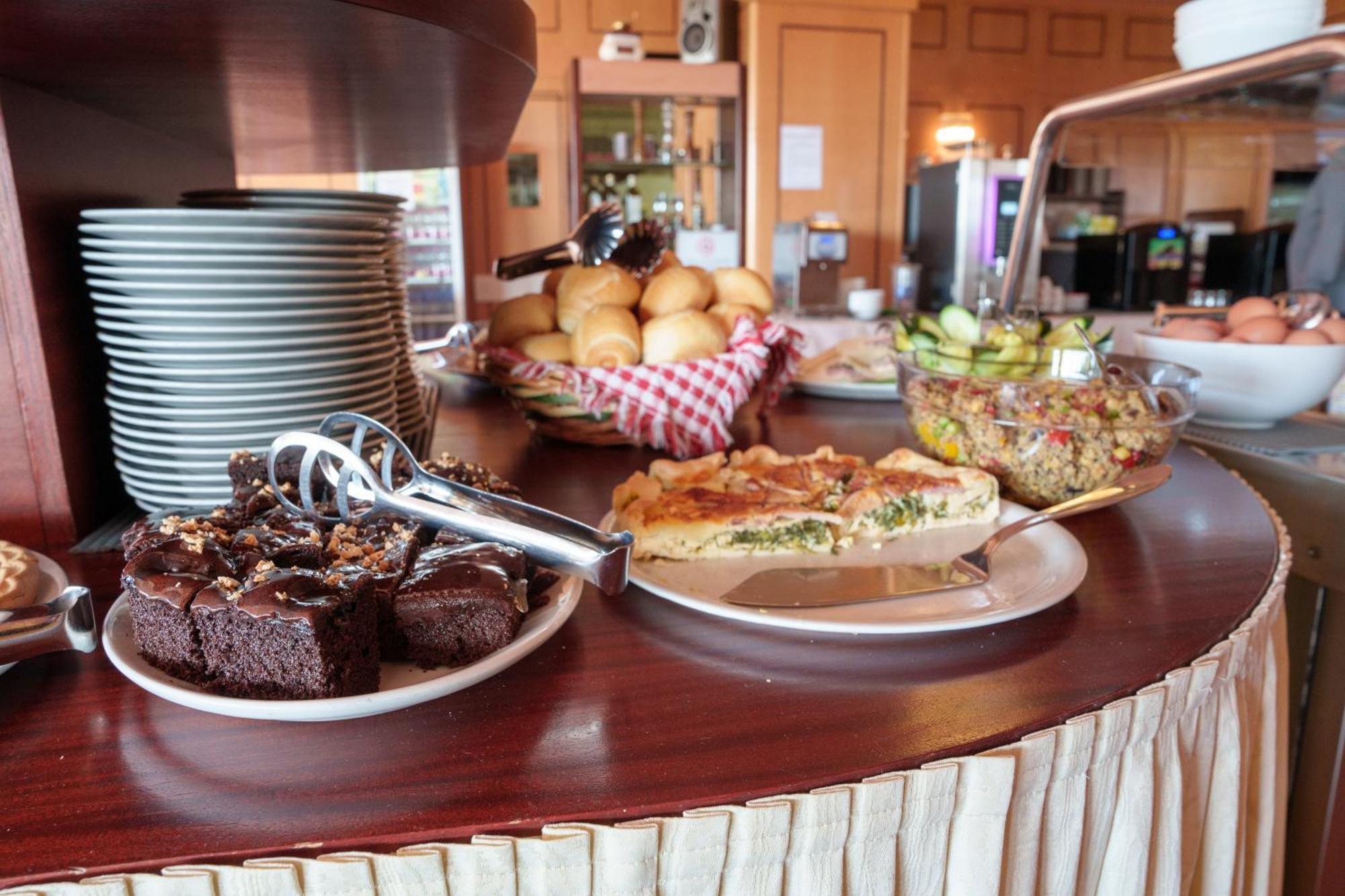 Hotel Villa Strassoldo "Ex Attianese Hotel Restaurant" Cervignano del Friuli Bagian luar foto
