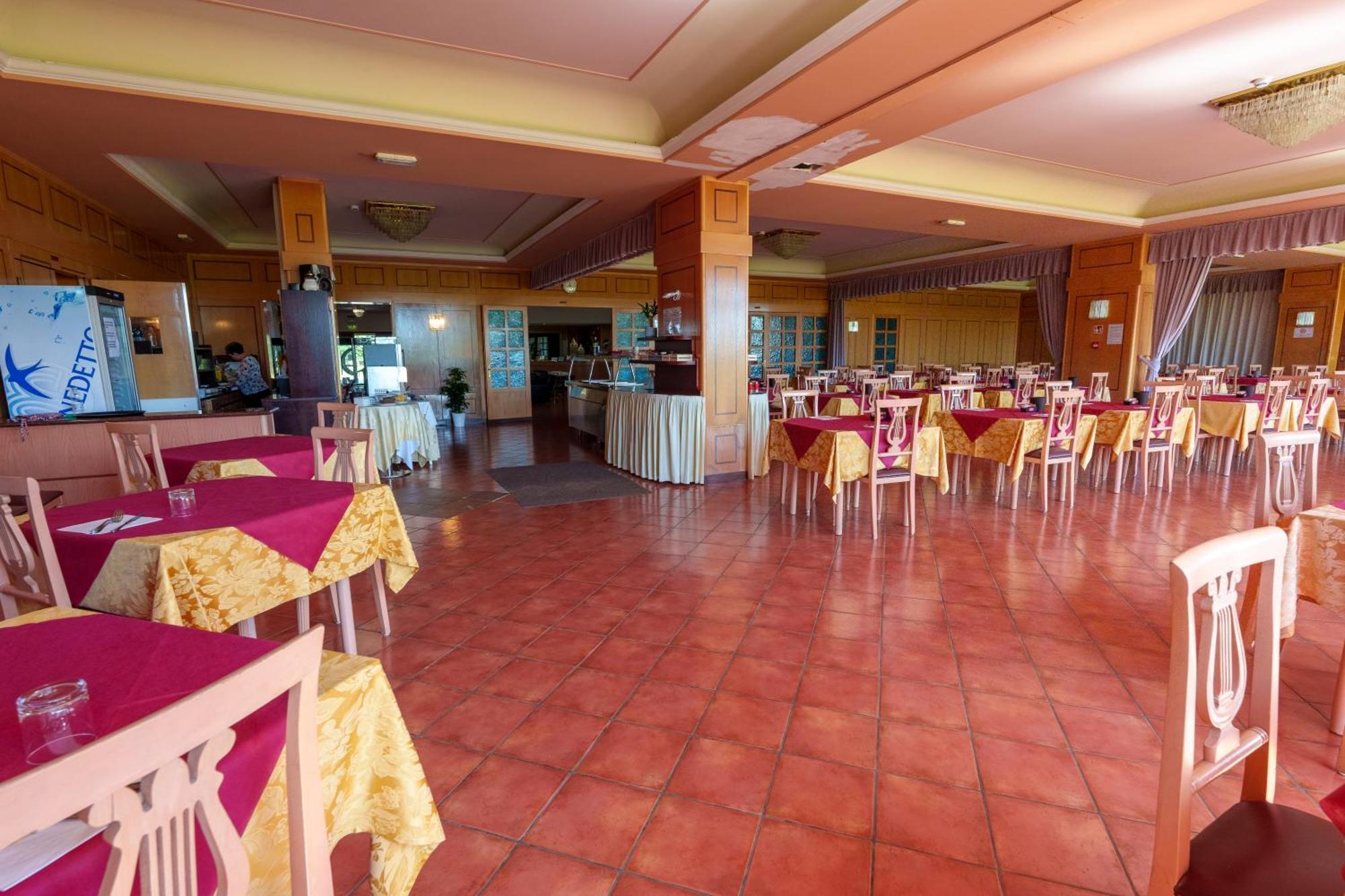 Hotel Villa Strassoldo "Ex Attianese Hotel Restaurant" Cervignano del Friuli Bagian luar foto